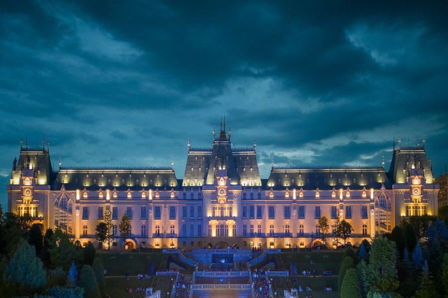 Expoziție în premieră națională, la Iași: „Iconia” și tavanul „halucinant” al Palatului Culturii vor transforma complet realitatea, la Romanian Creative Week